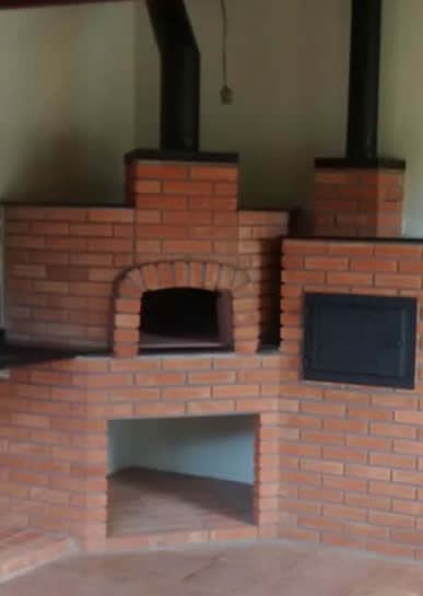 Forno a Lenha em Tijolo Aparente 