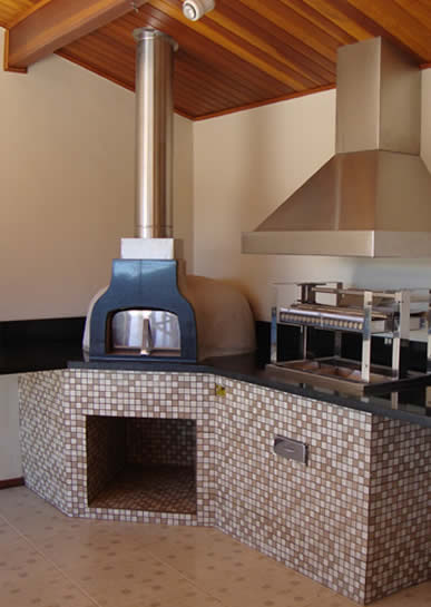 Forno a Lenha no Formato Iglu com Tubo Inox